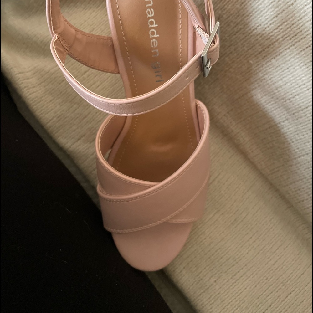 Cream size 6 Madden heels